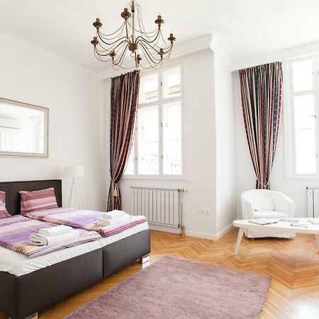 Chic & Charm Apartment Budapest Ngoại thất bức ảnh